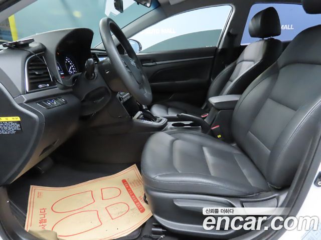 Hyundai AVANTE 2018 — photo 6