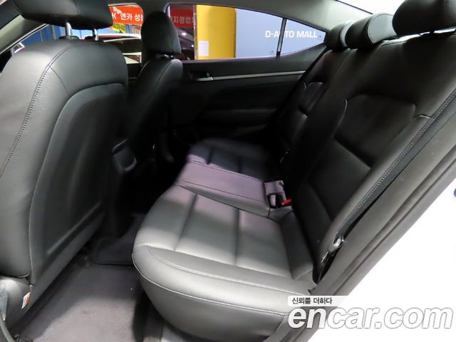 Hyundai AVANTE 2018 — photo 7