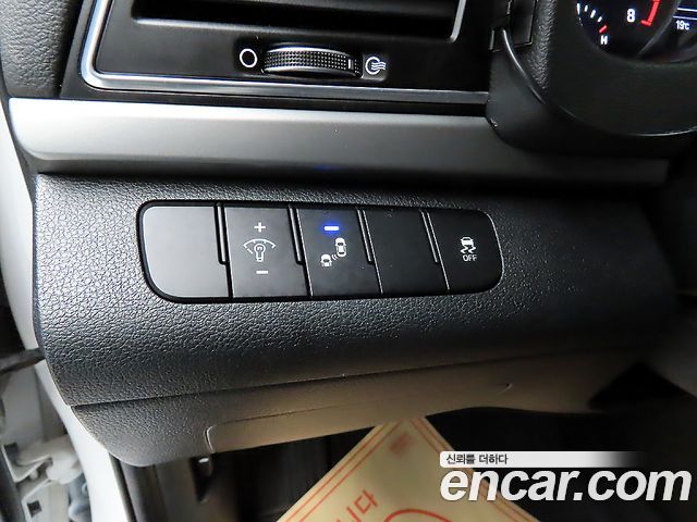 Hyundai AVANTE 2018 — photo 15