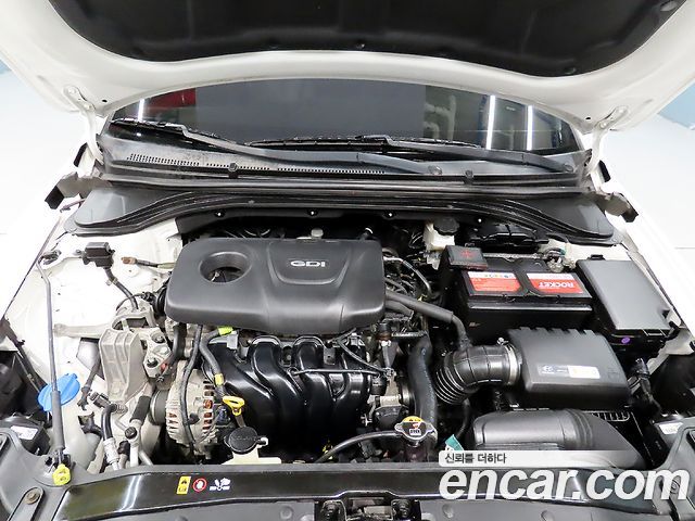 Hyundai AVANTE 2018 — photo 19