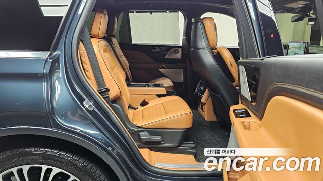 Lincoln Aviator 2022 — photo 17