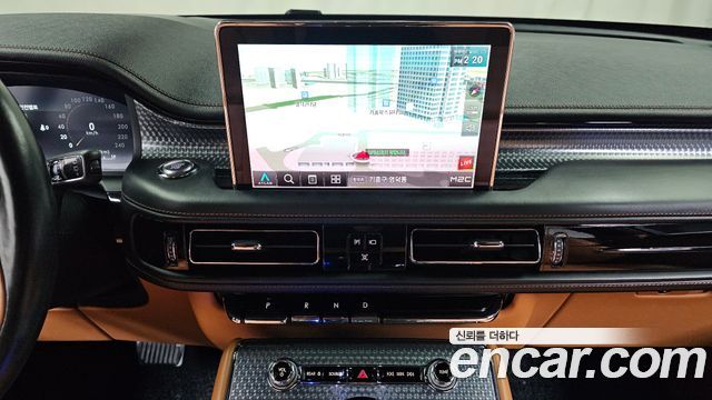 Lincoln Aviator 2022 — photo 18