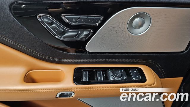 Lincoln Aviator 2022 — photo 24