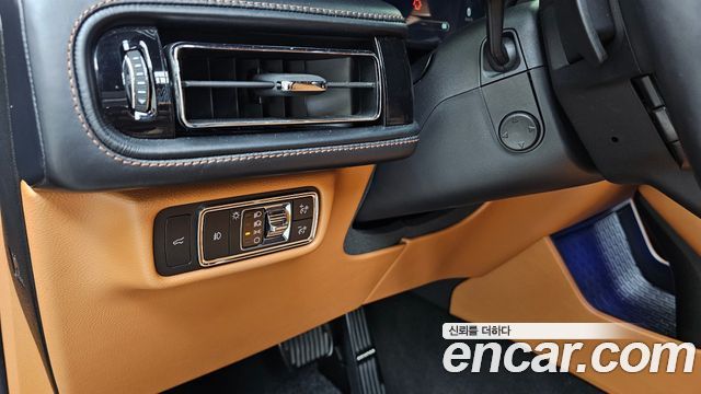 Lincoln Aviator 2022 — photo 26