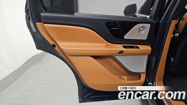Lincoln Aviator 2022 — photo 15