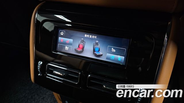Lincoln Aviator 2022 — photo 32
