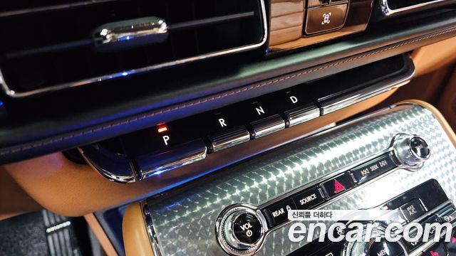 Lincoln Aviator 2022 — photo 34