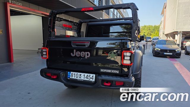 Jeep Gladiator 2023 — photo 4