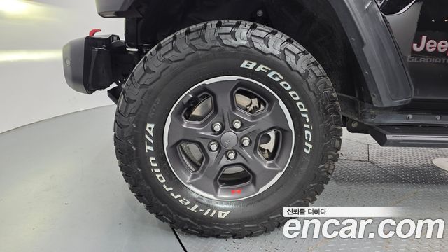 Jeep Gladiator 2023 — photo 5