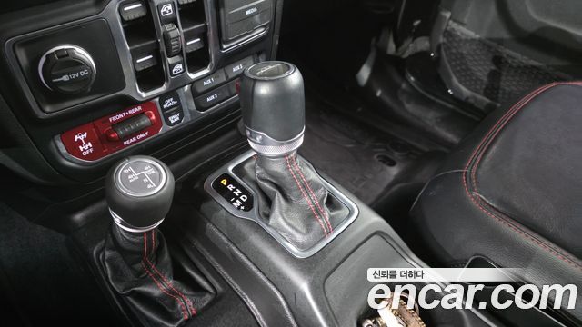 Jeep Gladiator 2023 — photo 12