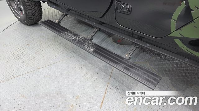 Jeep Gladiator 2023 — photo 28