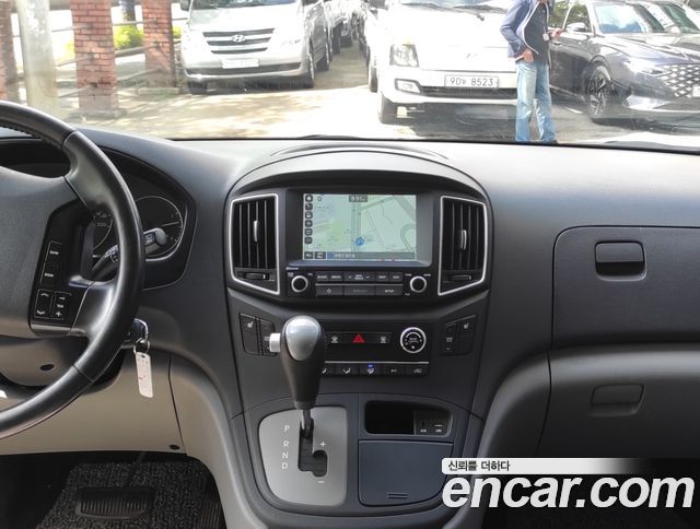Hyundai Starex 2019 — photo 9
