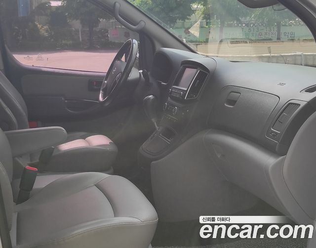 Hyundai Starex 2019 — photo 15