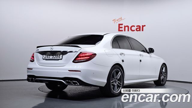 Mercedes-Benz E-Class 2019 — photo 2