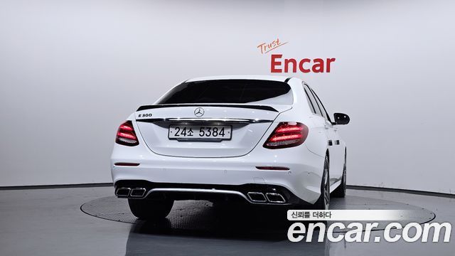 Mercedes-Benz E-Class 2019 — photo 4