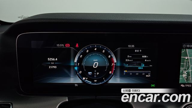 Mercedes-Benz E-Class 2019 — photo 11