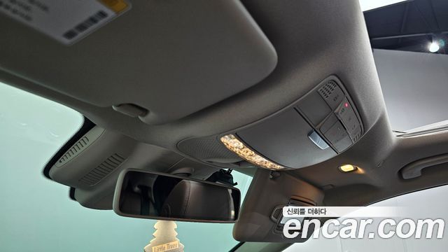 Mercedes-Benz E-Class 2019 — photo 25
