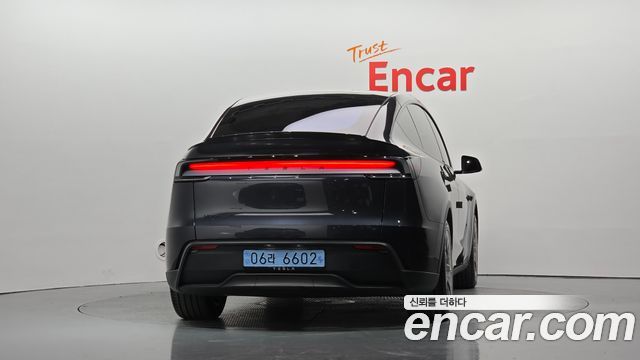 Tesla Model Y 2026 — photo 4