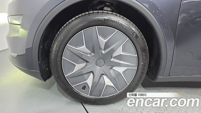 Tesla Model Y 2026 — photo 5