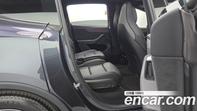 Tesla Model Y 2026 — photo 17