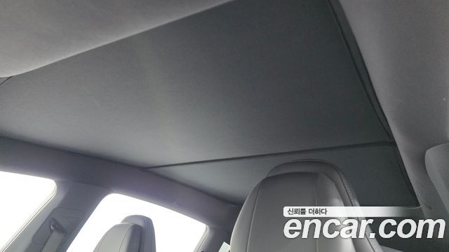 Tesla Model Y 2026 — photo 23