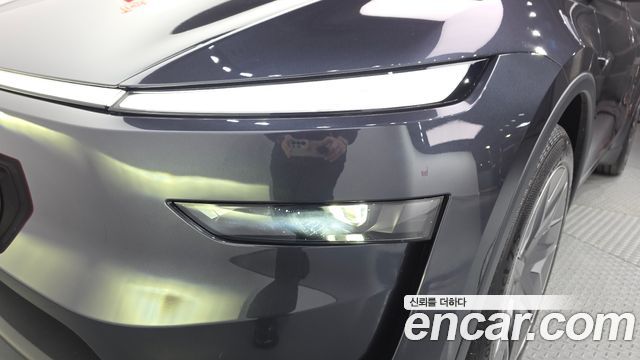 Tesla Model Y 2026 — photo 8