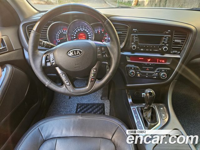 Kia K5 2012 — photo 9