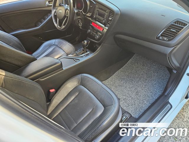 Kia K5 2012 — photo 11