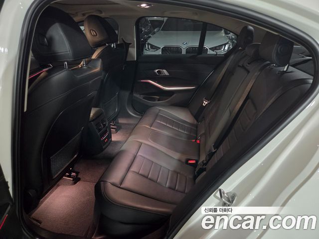 BMW 3-Series 2021 — photo 10