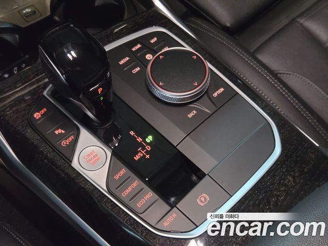 BMW 3-Series 2021 — photo 11