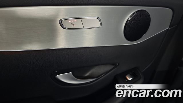 Mercedes-Benz GLC-Class 2019 — photo 24