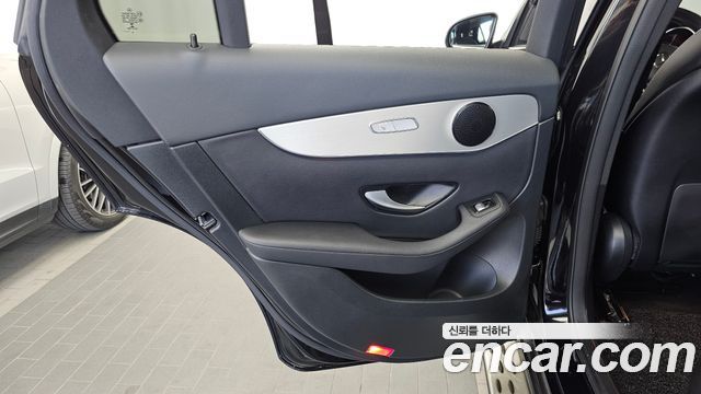 Mercedes-Benz GLC-Class 2019 — photo 15
