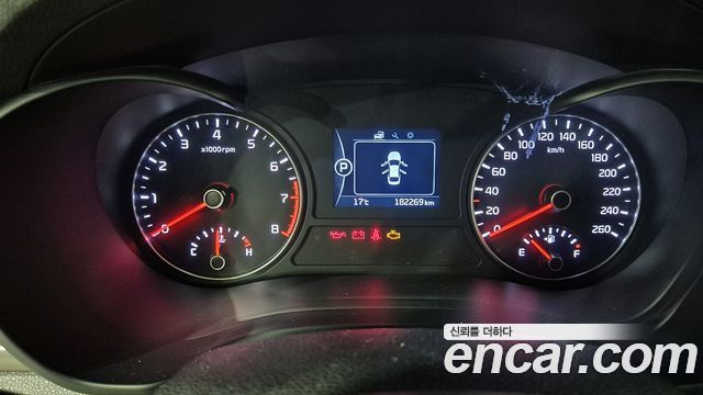 Kia K5 2017 — photo 9