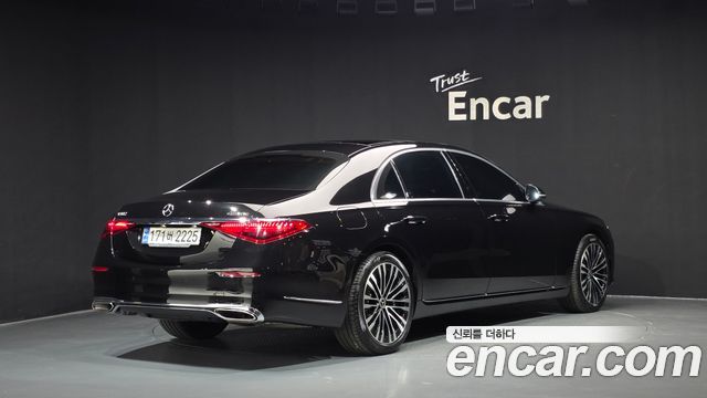 Mercedes-Benz S-Class 2023 — photo 2
