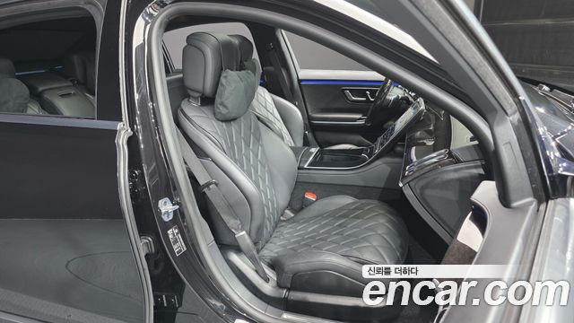 Mercedes-Benz S-Class 2023 — photo 17