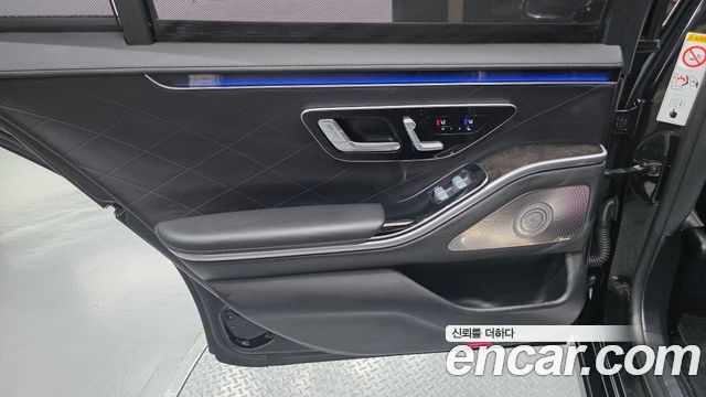 Mercedes-Benz S-Class 2023 — photo 15