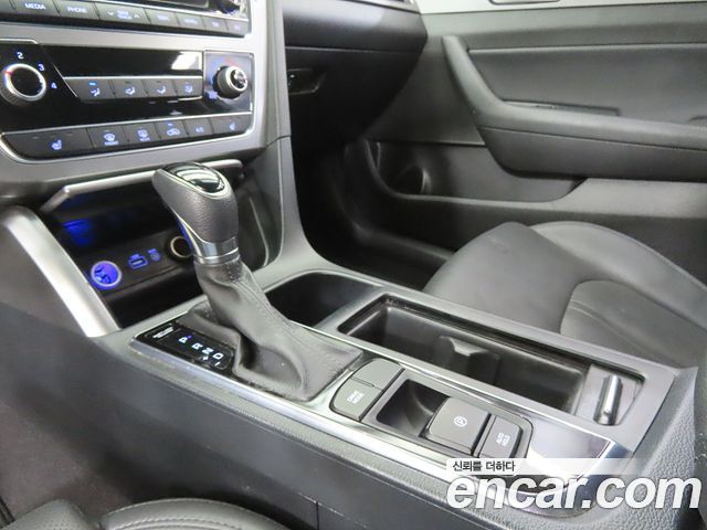 Hyundai Sonata 2017 — photo 11