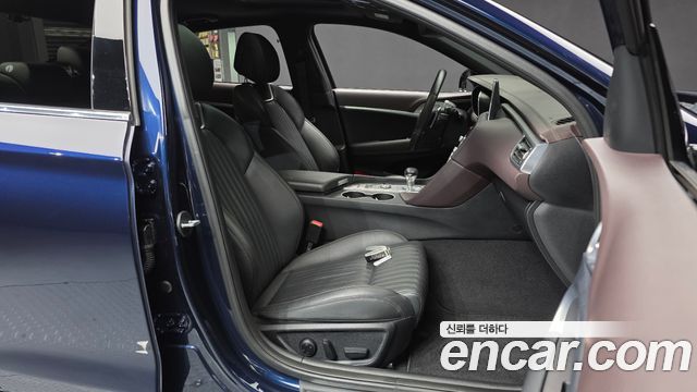 Genesis G70 2019 — photo 17