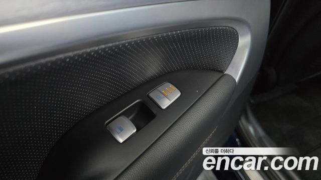 Genesis G70 2019 — photo 25
