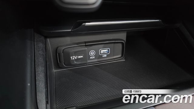 Genesis G70 2019 — photo 37
