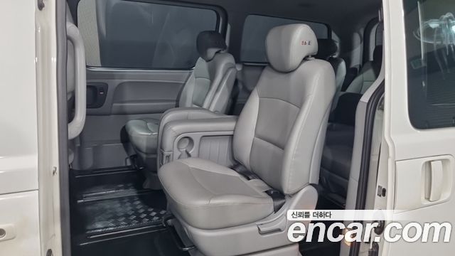 Hyundai Starex 2015 — photo 8