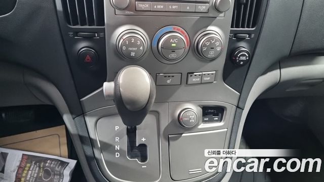 Hyundai Starex 2015 — photo 12