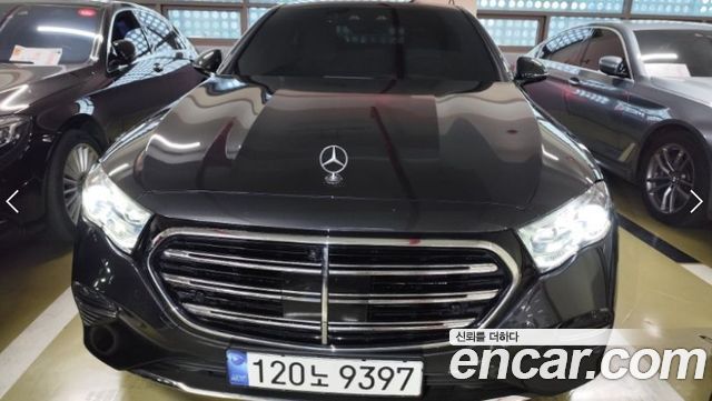 Mercedes-Benz E-Class 2024 — photo 1