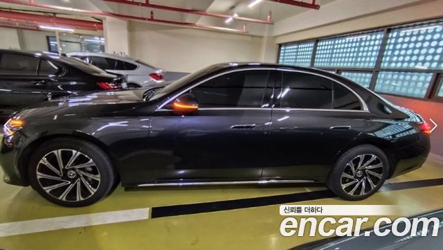 Mercedes-Benz E-Class 2024 — photo 2