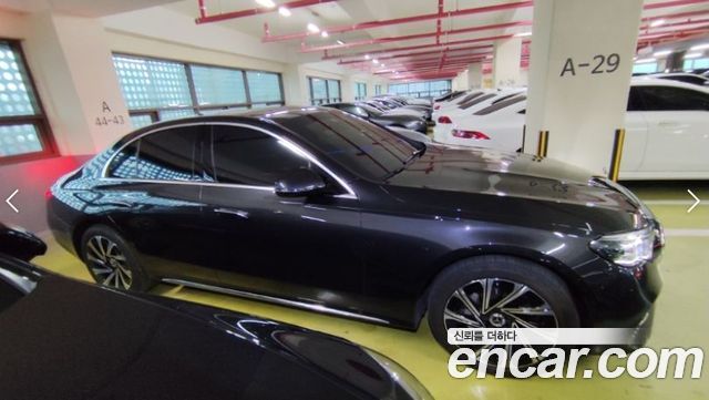 Mercedes-Benz E-Class 2024 — photo 4