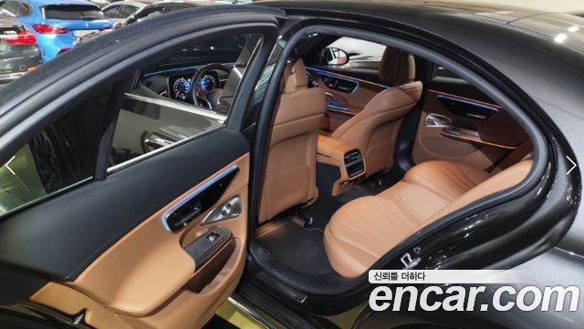 Mercedes-Benz E-Class 2024 — photo 11