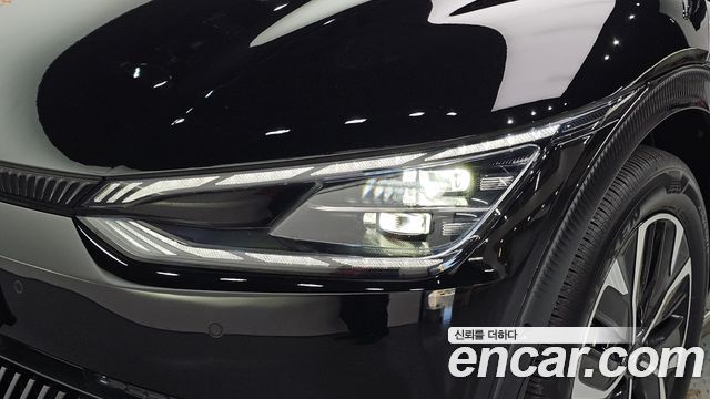 Kia EV6 2023 — photo 8