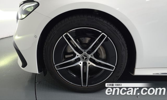 Mercedes-Benz E-Class 2026 — photo 5