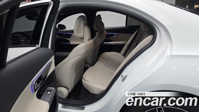Mercedes-Benz E-Class 2026 — photo 17
