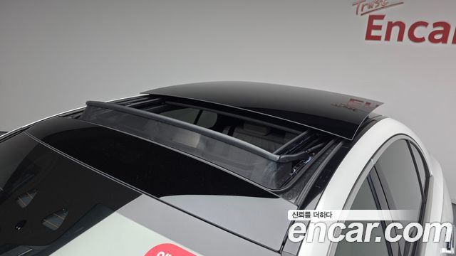 Mercedes-Benz E-Class 2026 — photo 32